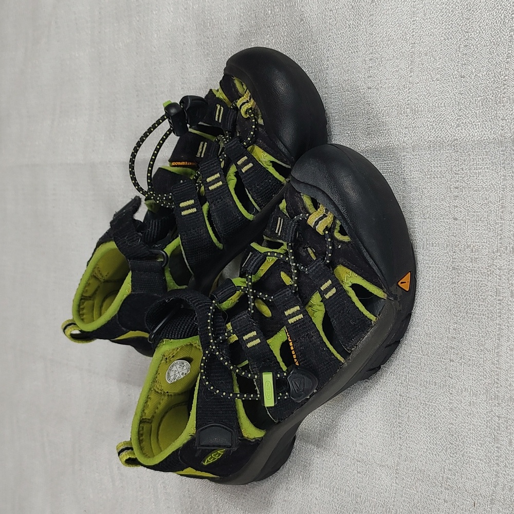 Keen Black and Lime Green Waterproof Hiking Sandals Kids Youth Size 1